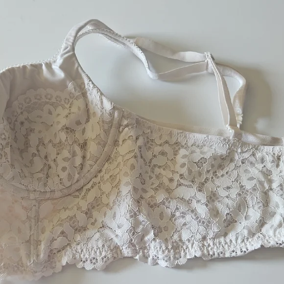 Victoria's Secret Ivory Lace Bustier - Picture 12 of 13